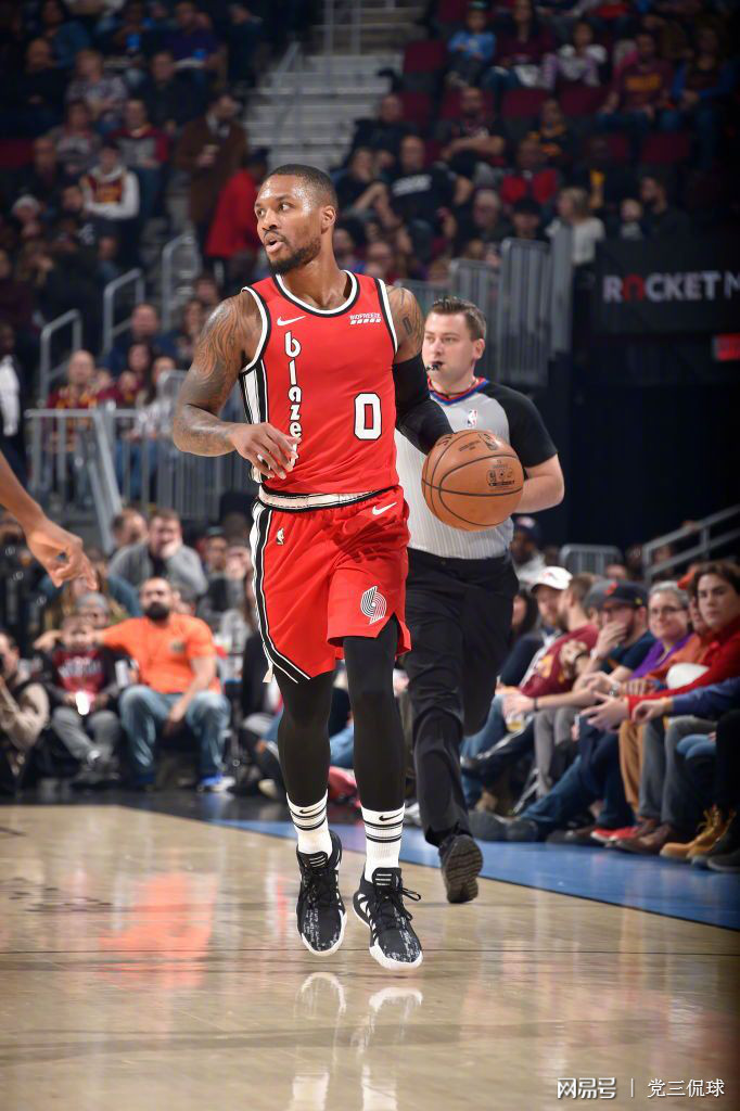 包含转折点波特兰开拓者遗憾出局，欧超杯今夜攻防权衡，质疑声仍在，纪律约束更严格的词条